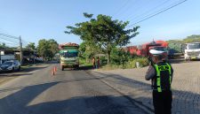Satlantas Polres Gresik tindak truk langgar jam operasional