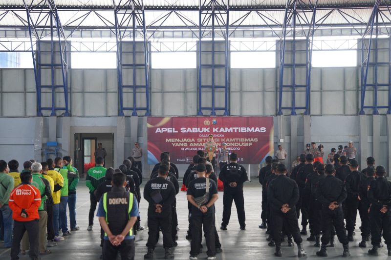 Kapolres Bojonegoro AKBP Afrian Satya Permadi saat Apel Sabuk Kamtibmas