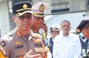Kabid Humas Polda Jatim Kombespol Jules Abraham Abast didampingi Dirlantas Polda Jatim Kombespol Iwan Saktiadi
