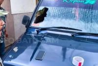 Satreskrim Polres Batu tangkap pelaku pelemparan beserta barang buktinya