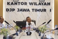 Karantina DJP Jatim I Max Darmawan berita sambutan dalam audiensi bersama KADIN Jatim