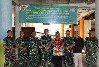 Kasiter Korem 084/BJ Kolonel Inf Ivan Alva didampingi Kaur Bakti TNI Seter Kodim Surabaya Kapten Inf Didik Prasetyo dan Wadanramil 0830-14/Sawahan Kapten Kav Mujiyono