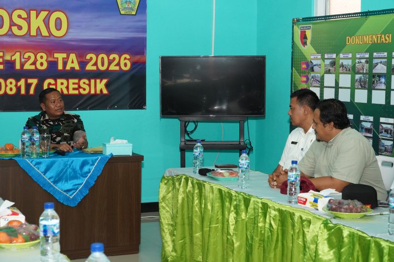 Danrem 084/Bhaskara Jaya Brigjen TNI Kohir saat beri arahan di Posko