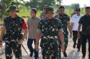 Danrem 084/Bhaskara Jaya Brigjen TNI Kohir tinjau pekerjaan jalan
