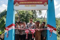 Kapolres Jember AKBP Bobby Adimas Condroputra resmikan Jembatan Merah Putih Presisi