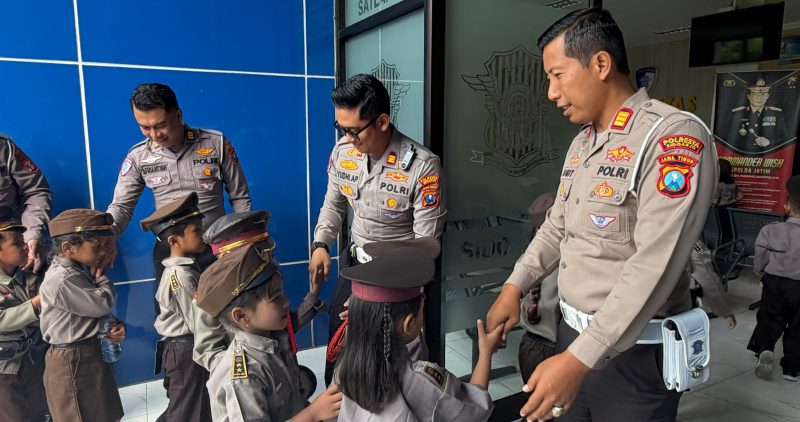 Satlantas Polresta Sidoarjo edukasi tertib lalu lintas sejak dini