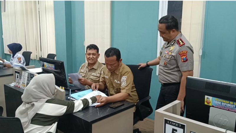 Kapolres Gresik AKBP Ramadhan Nasution sidak pelayanan SKCK