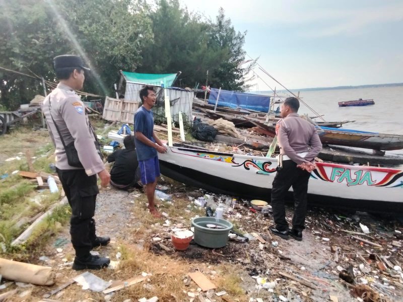 Polsek Kenjeran sosialisasi bahaya banjir rob