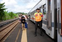 Sebelumnya ada 64 tempat duduk tiap kereta, kini jadi 106 tempat duduk