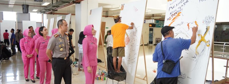 Kapolresta Malang Kota Kombespol Putu Kholis Aryana saat tinjau lomba mural di MCC