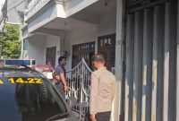 Polsek Gresik Kota jemput tersangka dirumahnya