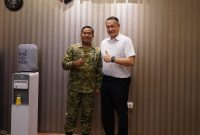 Danrem 084/Bhaskara Jaya Brigjen TNI Kohir bersama CEO PT Insera Sena Soejanto Widjaja