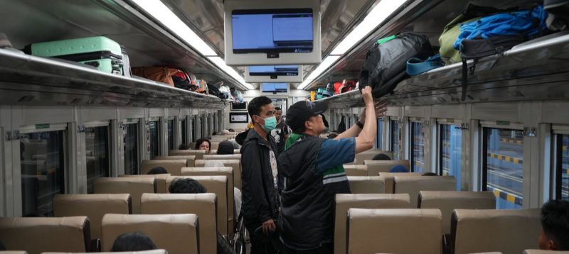 Pengguna KAI Daop 8 Surabaya