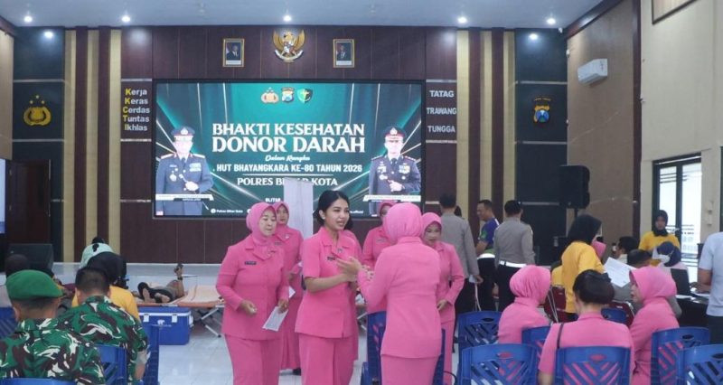 Polres Blitar Kota gelar bakti kesehatan di Hari Bhayangkara