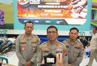 Kapolresta Sidoarjo Kombespol Christian Tobing didampingi Wakapolresta Sidoarjo AKBP Mohammad Zainur Rofik