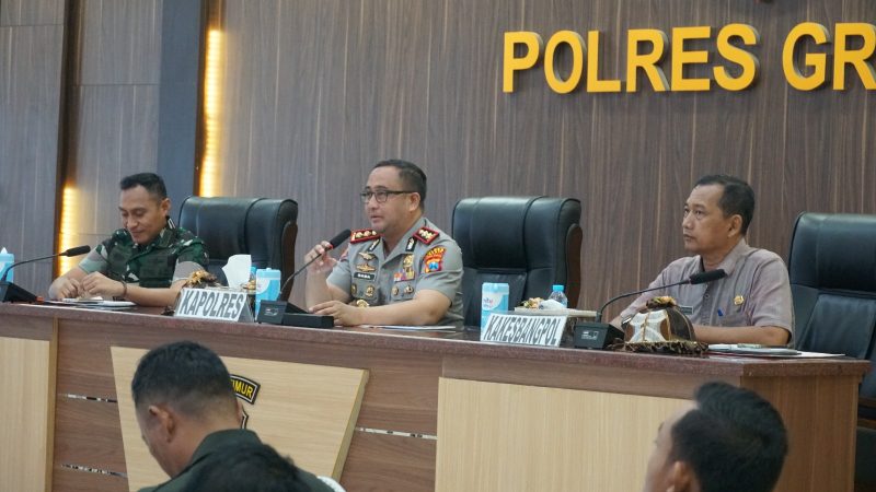 Kapolres Gresik AKBP Ramadhan Nasution saat rakor pengamanan pengesahan warga baru PSHT
