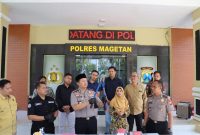 Kapolres Magetan AKBP Raden Erik Bangun Prakasa tunjukkan barang bukti