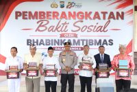 Kapolda Jatim Irjen Pol Nanang Avianto bagikan kitab suci