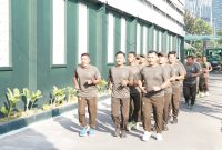Prajurit jaga kebugaran dengan olahraga