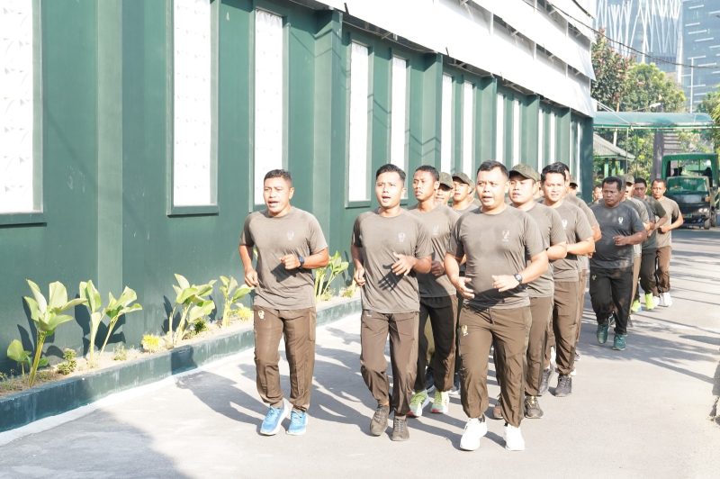 Prajurit jaga kebugaran dengan olahraga