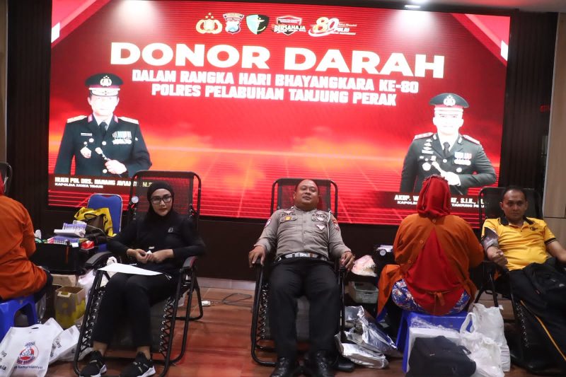 Polres Pelabuhan Tanjung Perak Surabaya gelar aksi donor darah
