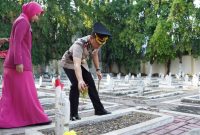 Kapolres Bojonegoro AKBP Afrian Satya Permadi ziarah makam Pahlawan