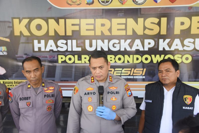 Kapolres Bondowoso AKBP Dr Aryo Dwi Wibowo berikan keterangan