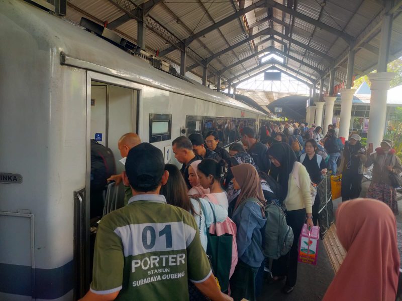 KAI Daop 8 Surabaya saat libur sekolah