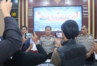 Kapolres Blitar Kota AKBP Kalfaris Triwijaya Lalo berikan keterangan