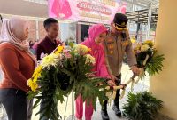 Kapolres Mojokerto Kota AKBP Herdiawan Arifianto resmikan bedah rumah