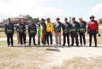 Danrem 084/Bhaskara Jaya Brigjen TNI Kohir saat lomba Karapan Sapi