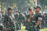 Danrem 084/Bhaskara Jaya Brigjen TNI Kohir saat acara Bakti TNI AD