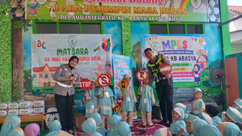 Satlantas Polres Lumajang tanamkan budaya tertib lalulintas sejak usia dini