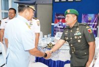 Kasrem 084/Bhaskara Jaya Kolonel Inf Nico Reza H. Dipura saat hadiri sertijab Danwingdik 700/Hanud