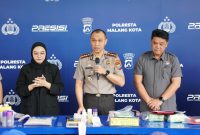 Kapolresta Malang Kota Kombespol Putu Kholis Aryana berikan keterangan