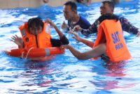 Satpolairud Polres Lamongan beri pembekalan ke santri Ponpes Al Manar Sedayulawas