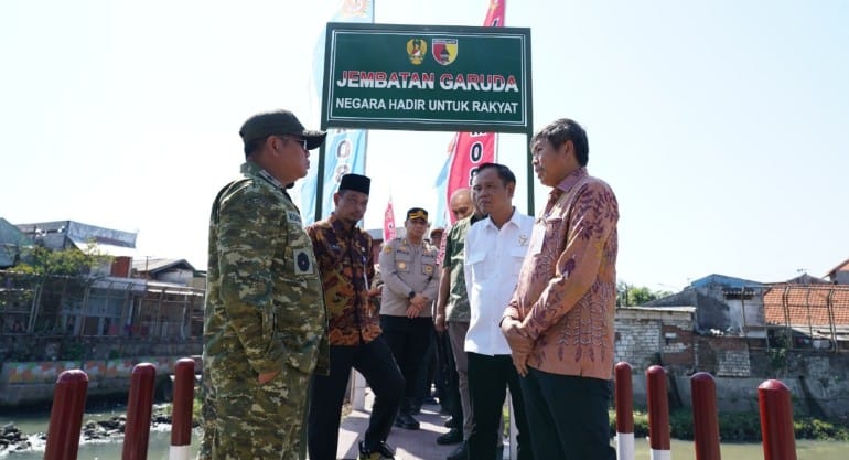 Danrem 084/Bhaskara Jaya Brigjen TNI Kohir saat peresmian Jembatan Garuda Merah Putih