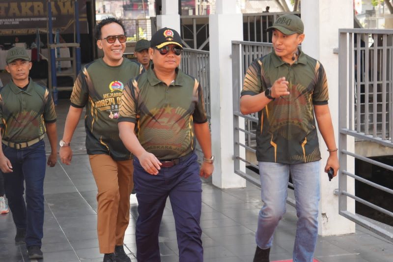 Danrem 084/Bhaskara Jaya Brigjen TNI Kohir didampingi Dandim 0817 Gresik