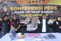 Kapolres Bondowoso AKBP Dr Aryo Dwi Wibowo berikan keterangan