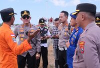 Kapolresta Sumenep Kombespol Ariek Indra Sentanu tinjau lokasi kebakaran KM Mutiara Sentosa II