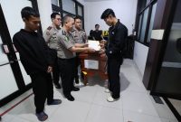 Polda Jatim serahkan 2 jenazah korban KM Mutiara Sentosa II