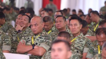 Danrem 084/Bhaskara Jaya Brigjen TNI Kohir saat hadiri Apel Dansat