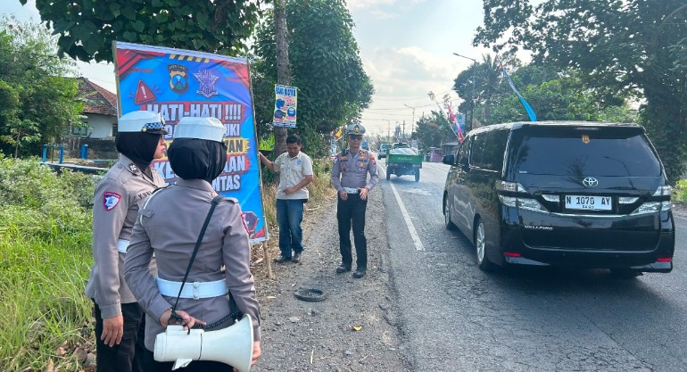 Satlantas Polres Jember sosialisasi safety riding