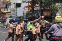 Polwan Polres Lamongan beri pelayanan ke Masyarakat