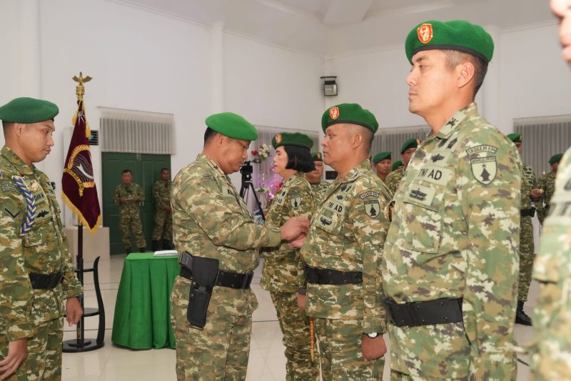 Danrem 084/Bhaskara Jaya Brigjen TNI Kohir saat pimpin sertijab