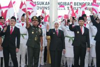 Danrem 084/Bhaskara Jaya Brigjen TNI Kohir saat pengukuhan Paskibraka Jatim