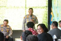 Kapolresta Malang Kota Kombespol Danang Setyo Pambudi Soekarno bersama Media dan Suporter