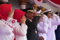 Danrem 084/Bhaskara Jaya Brigjen TNI Kohir ikuti upacara bendera di Gedung Negara Grahadi