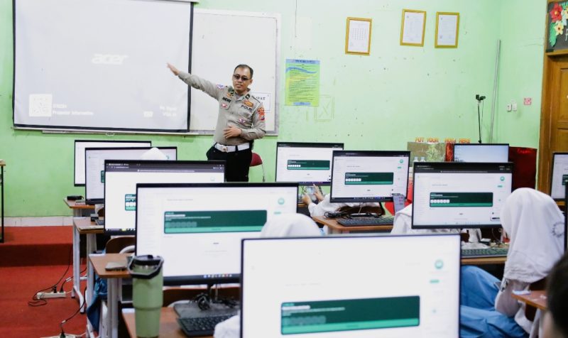Kanit Kamsel Satlantas Polres Gresik Ipda Andreas Dwi Anggoro