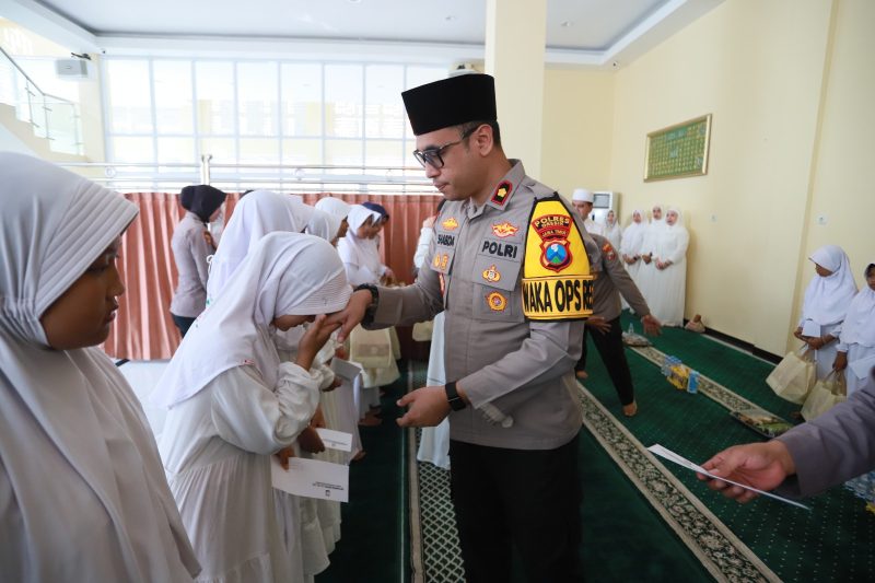 Wakapolres Gresik Kompol Shabda Purusha Putra santuni anak yatim